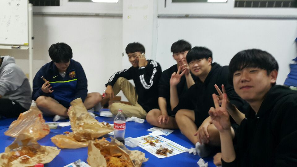 KakaoTalk_Moim_4BJqrL7eLaoRFKWmMP2AdGYOHV2aXf.jpg