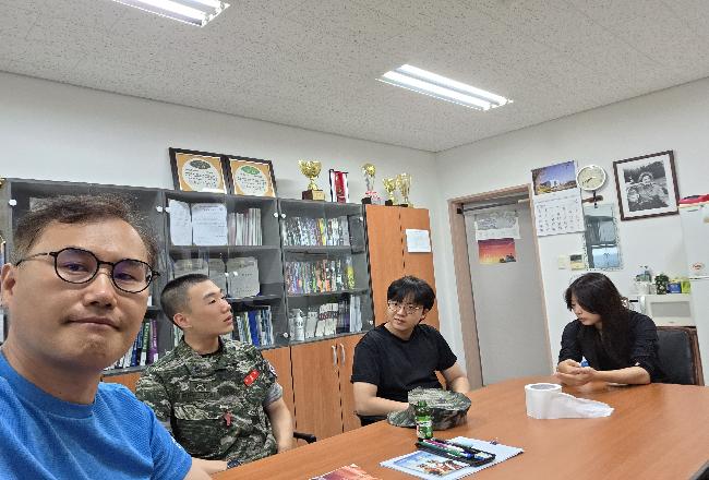 해병소위 김준배(22학번) 선배님 학교 방문.jpg