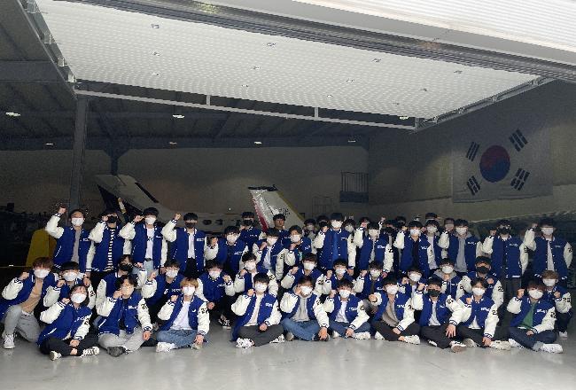항공정비학과 22학번 단체사진 촬영