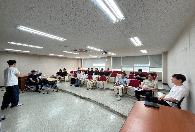 2025 학생회 회의 및 회식.jpg