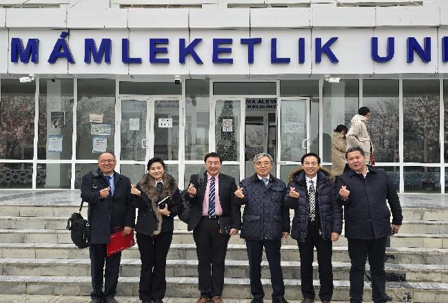 우즈베키스탄 카라칼팍 주립대학교와 MOU 체결 (권보헌교수)